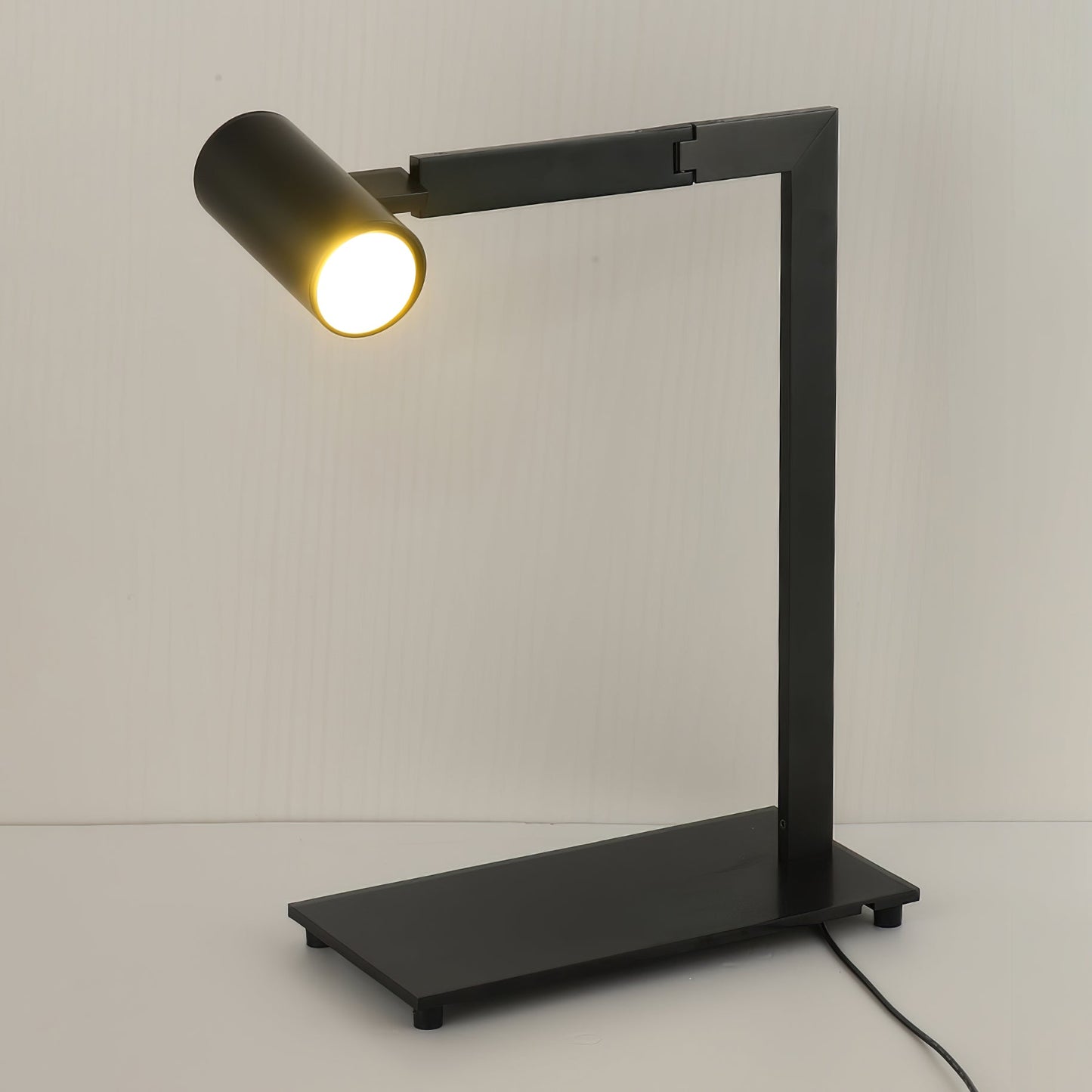 Mahari Bedside lamp Table Lamp
