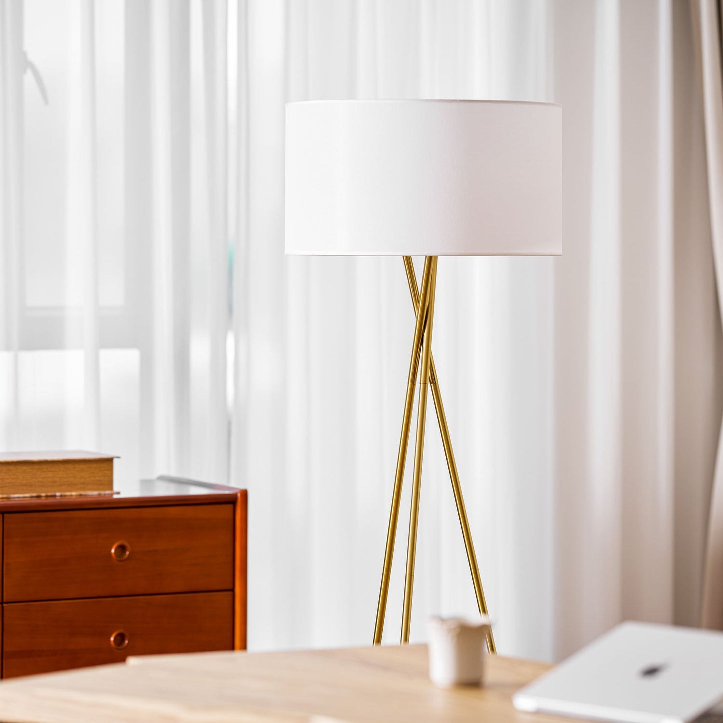 Tripod Grace Floor Lamp