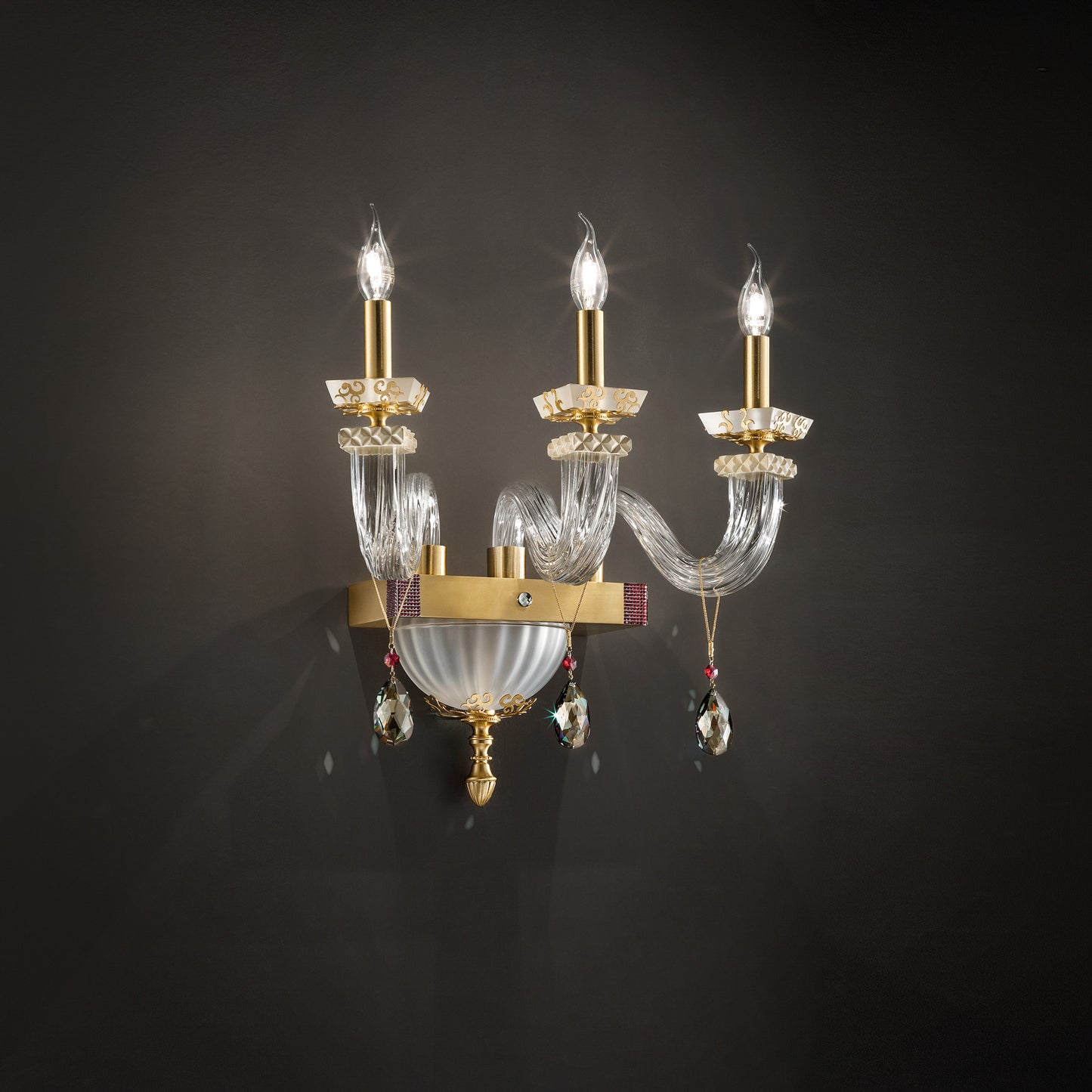 Elegant Triple Wall Light With Pendant Drops