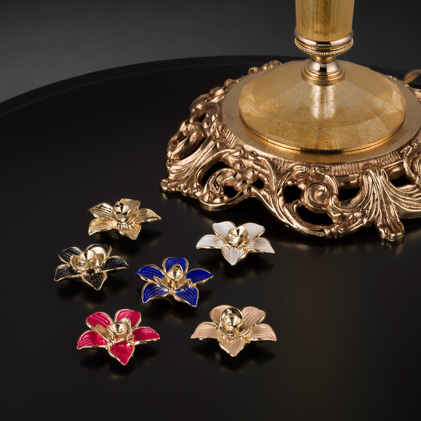 Hand Blown Glass Table Lamp With Flowers