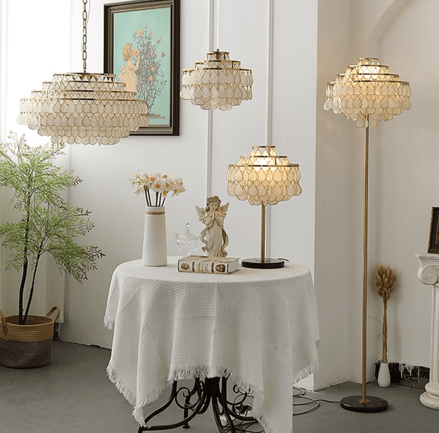 Teardrops Shell Table Lamp