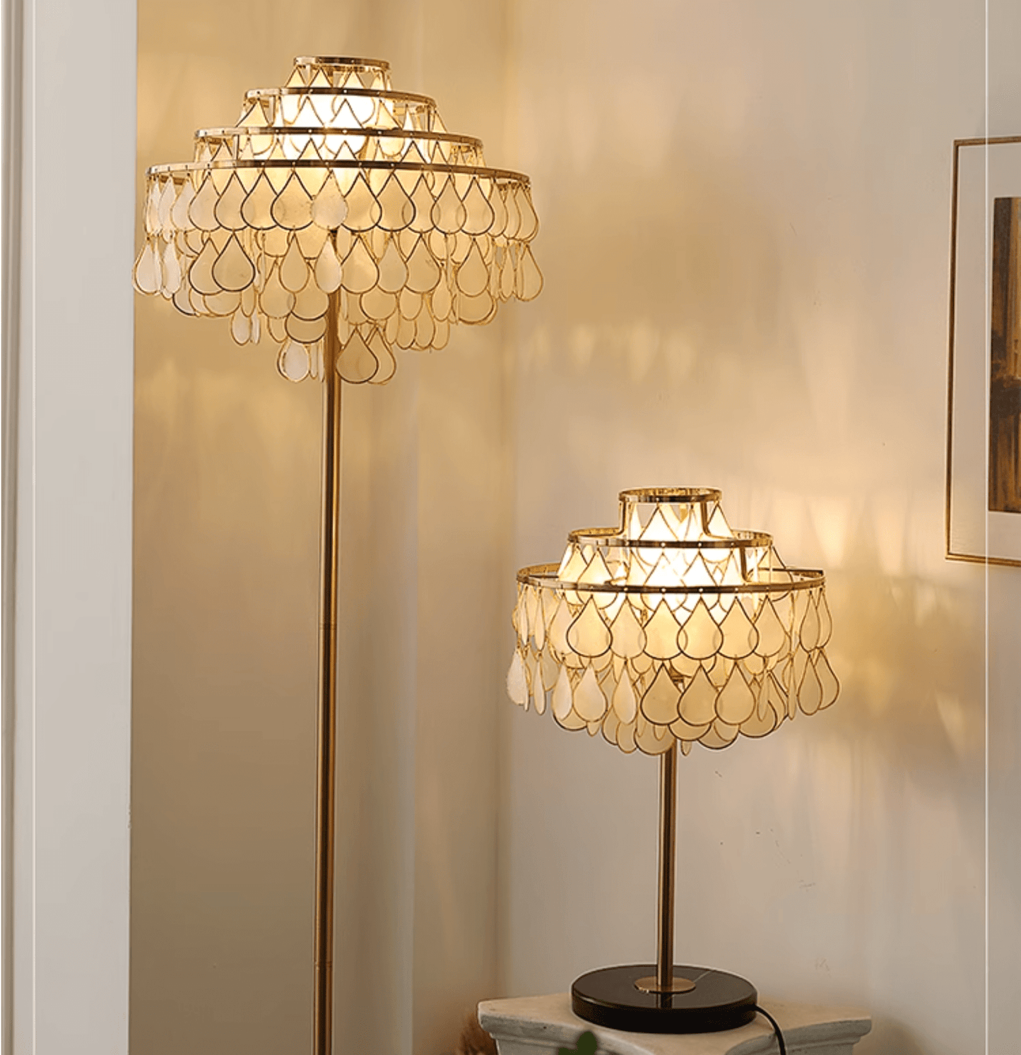 Teardrops Shell Table Lamp
