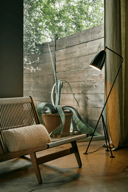 Lean Floor Lamp