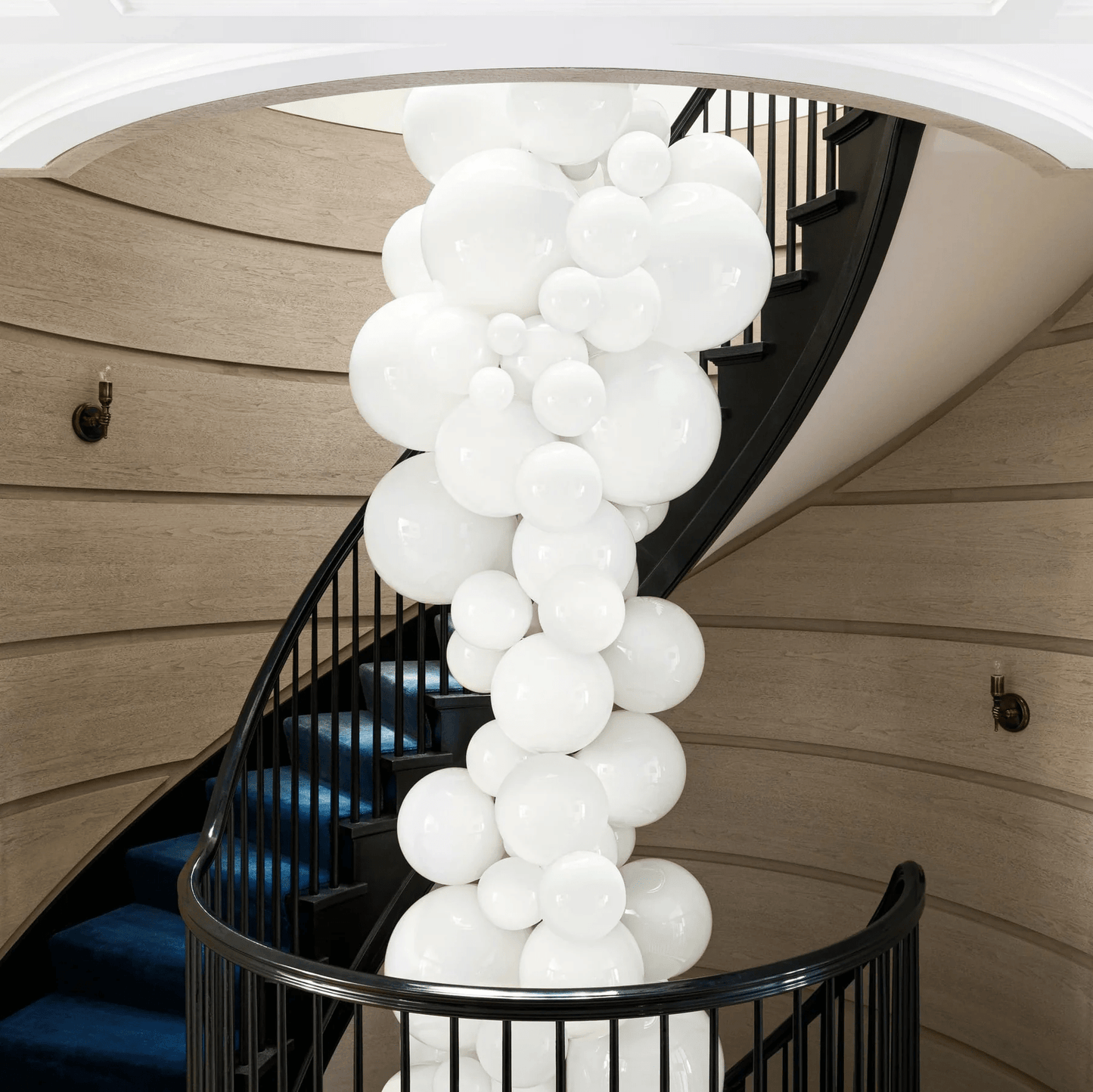 Velymo Grapetta Chandelier