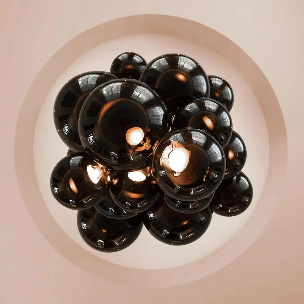 Velymo Grapetta Chandelier