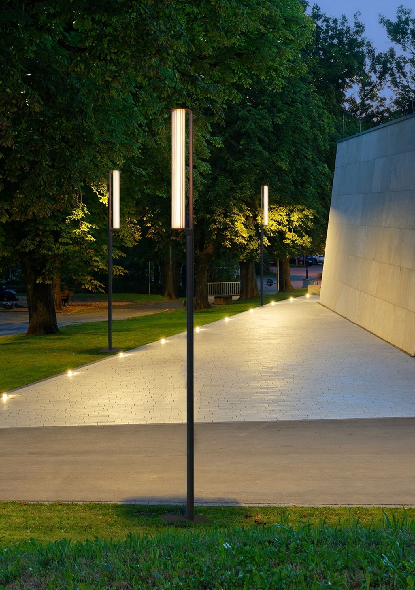 Lumo Arc Outdoor Post Lamp