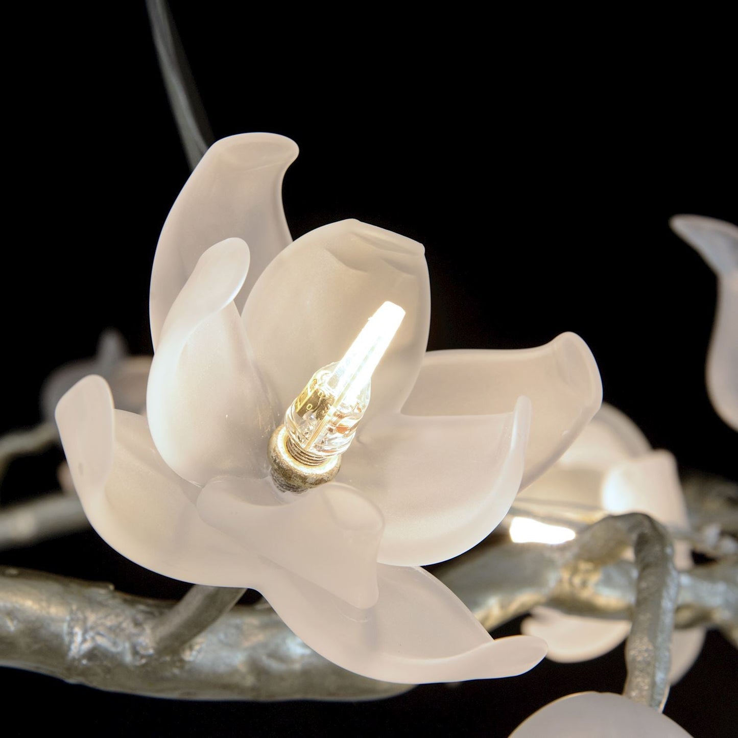 John Richard Churippu Magnolia & Tulip Glass Silver Leaf Vertical Twenty-One Light Chandelier