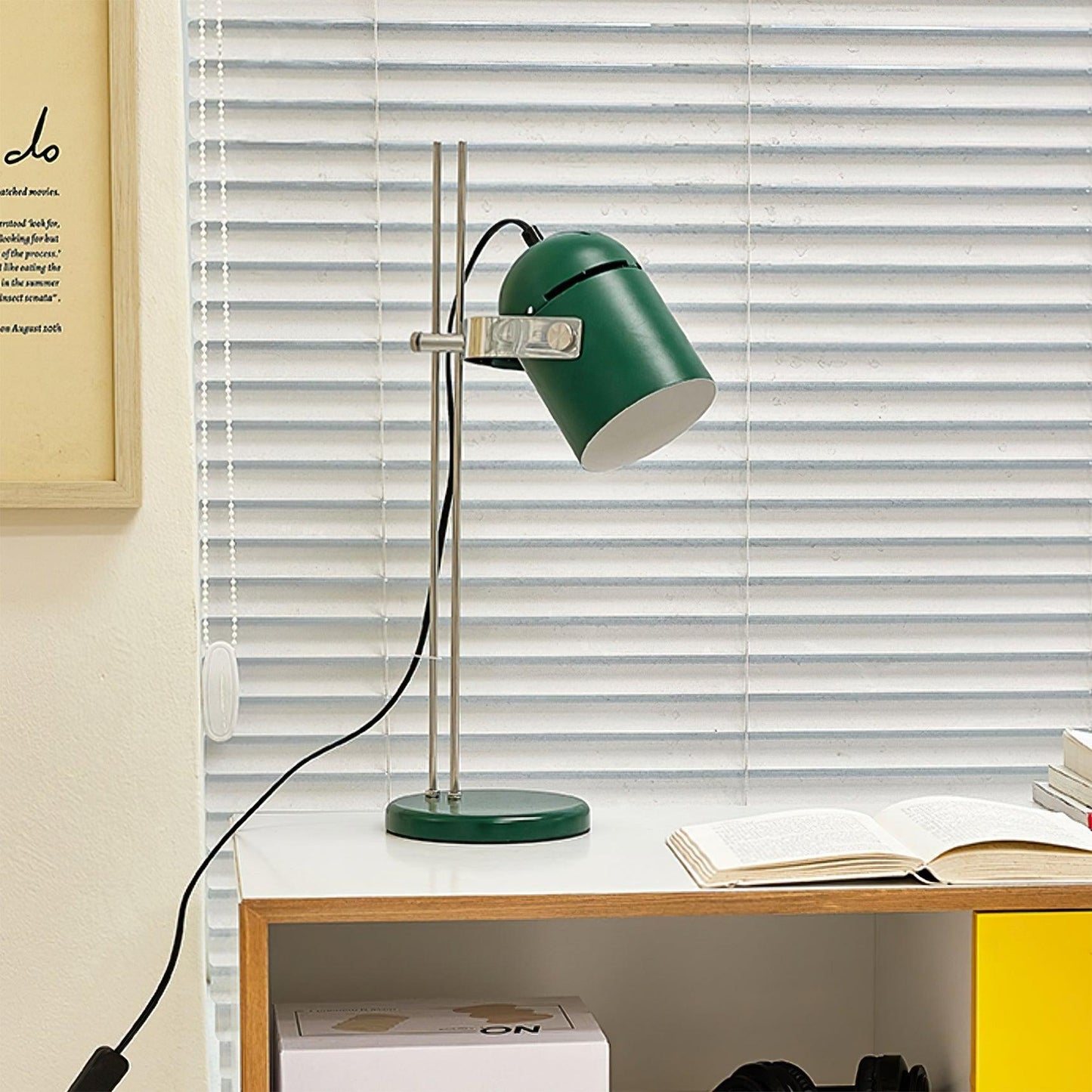 Adjusta Liftable Desk Lamp