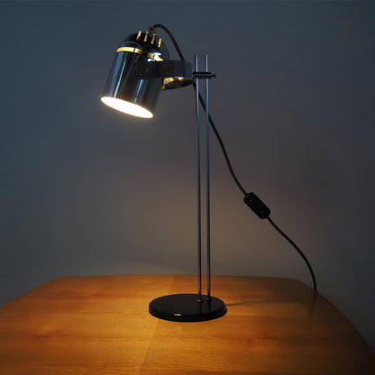 Adjusta Liftable Desk Lamp