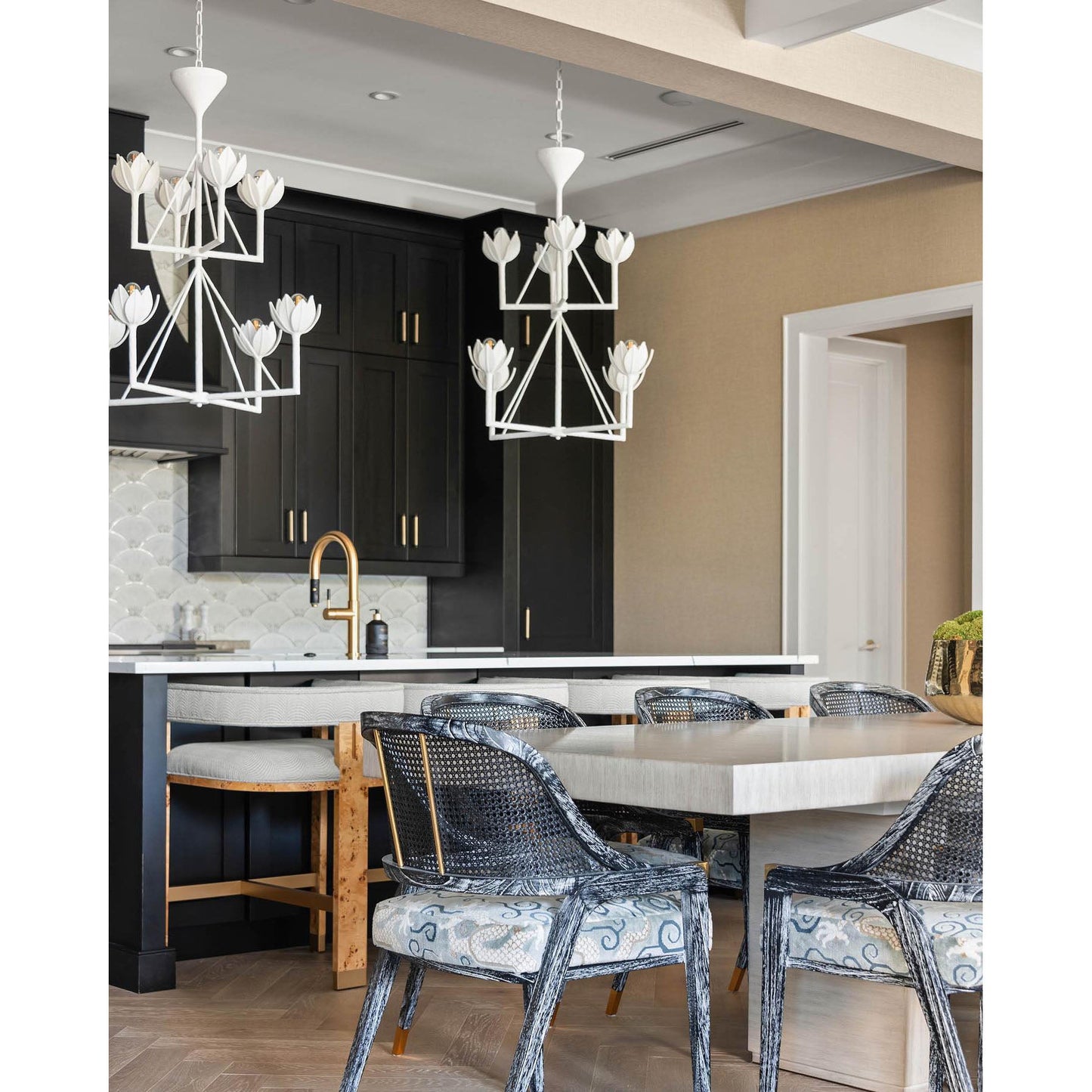 Alberto Lotus Bloom Chandelier