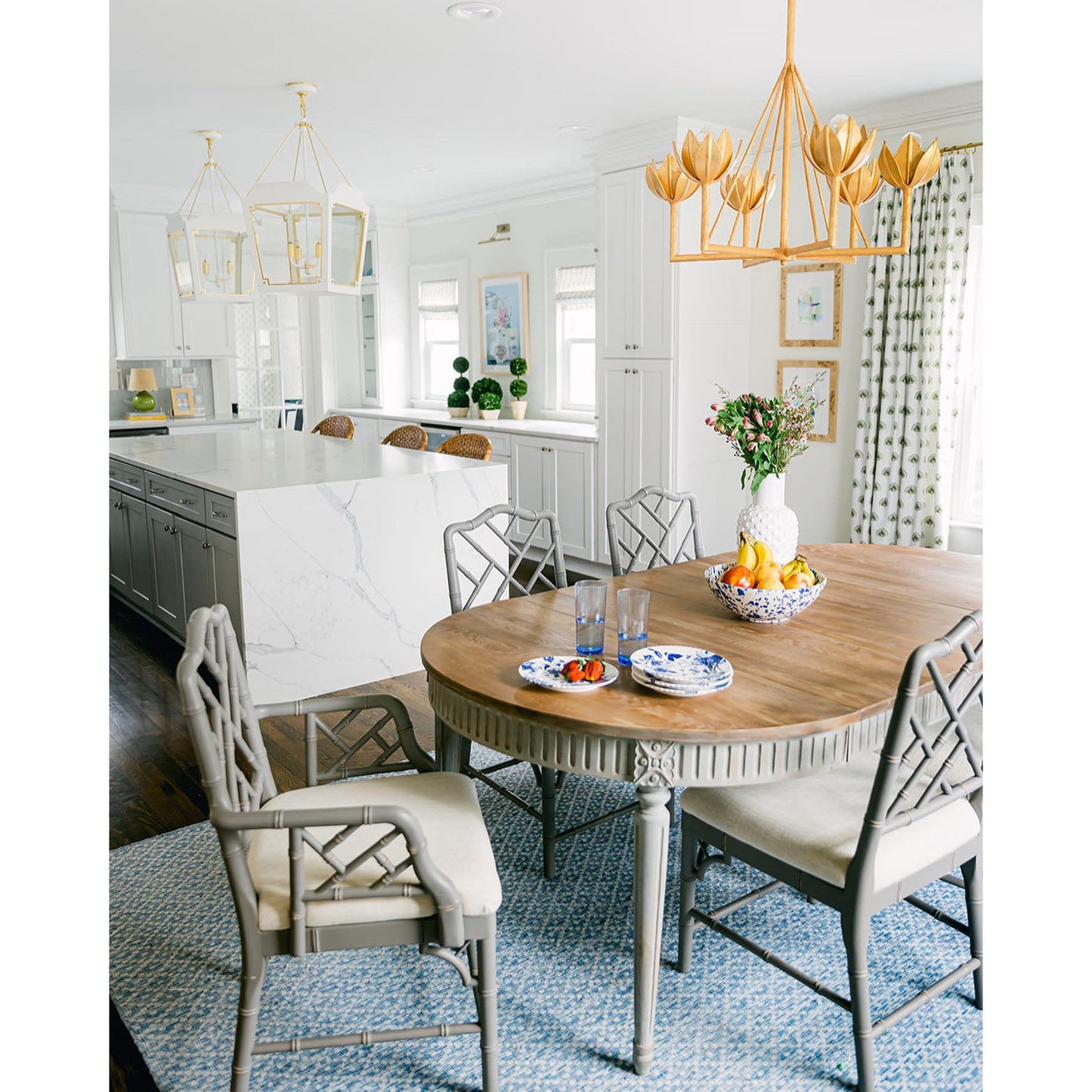 Alberto Lotus Bloom Chandelier