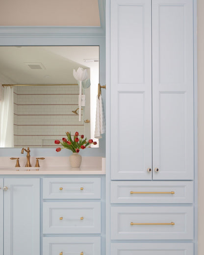 Alberto Lotus Bloom Wall Lamp