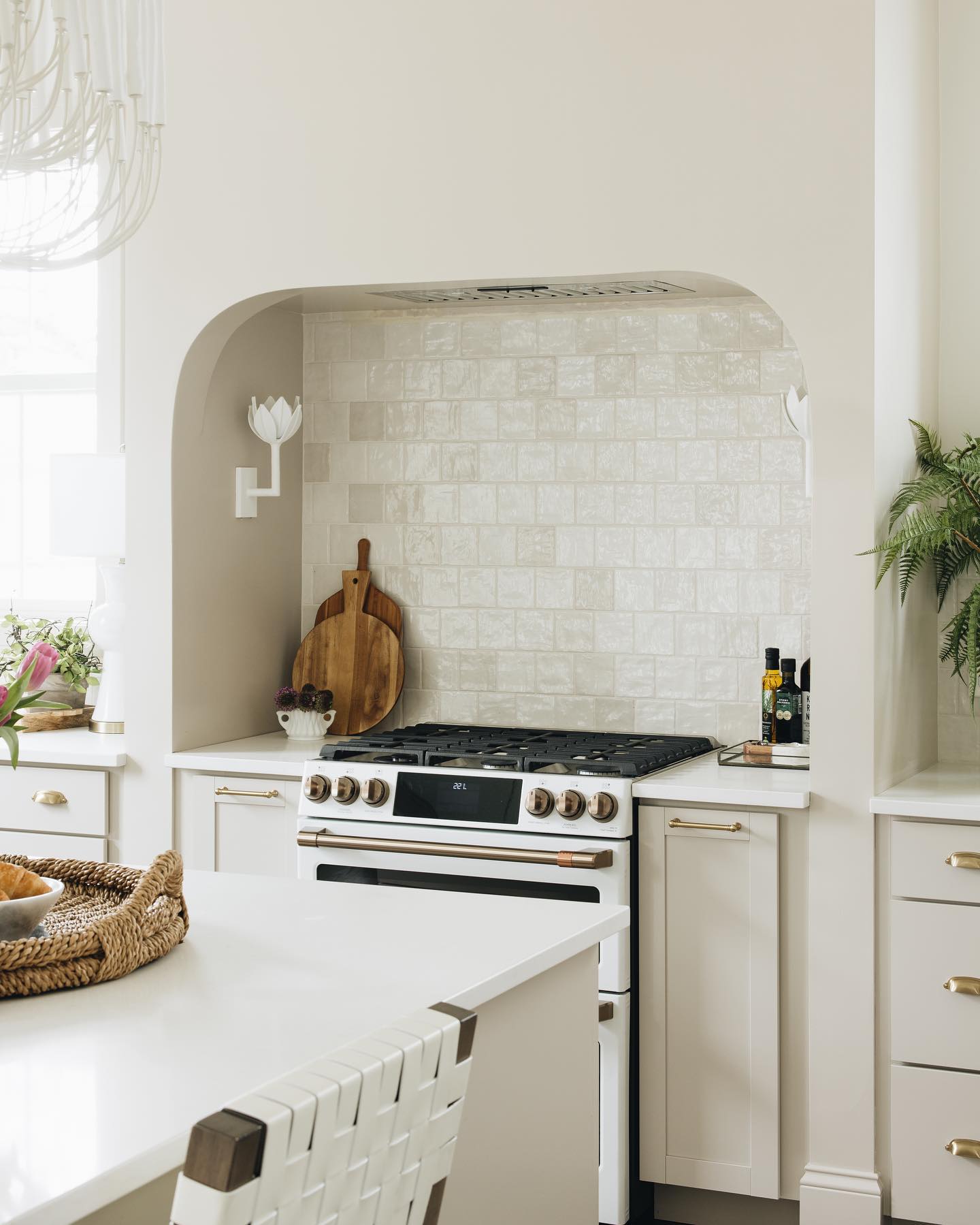 Alberto Lotus Bloom Wall Lamp