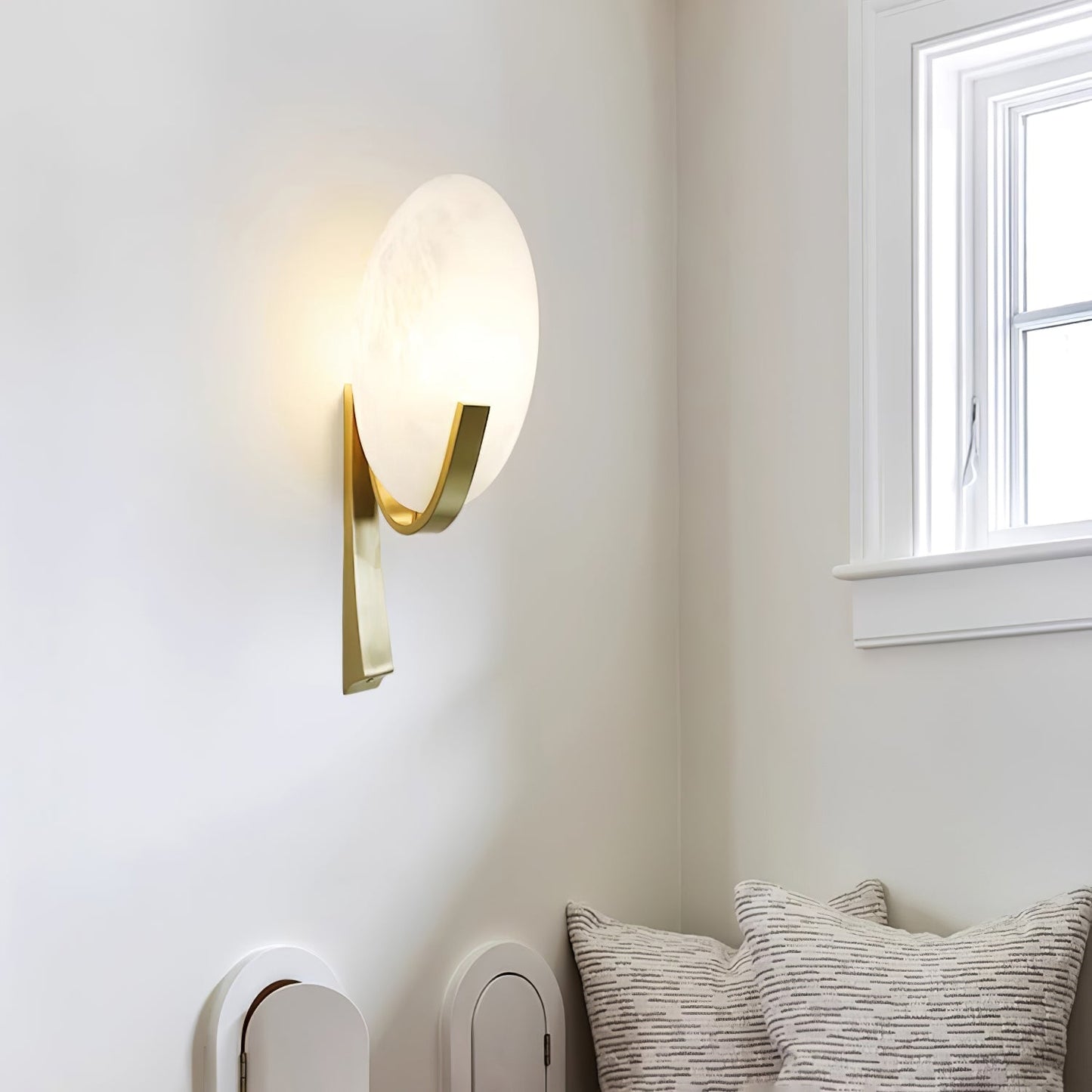 Alice Alabaster Plug-in Wall Lamp