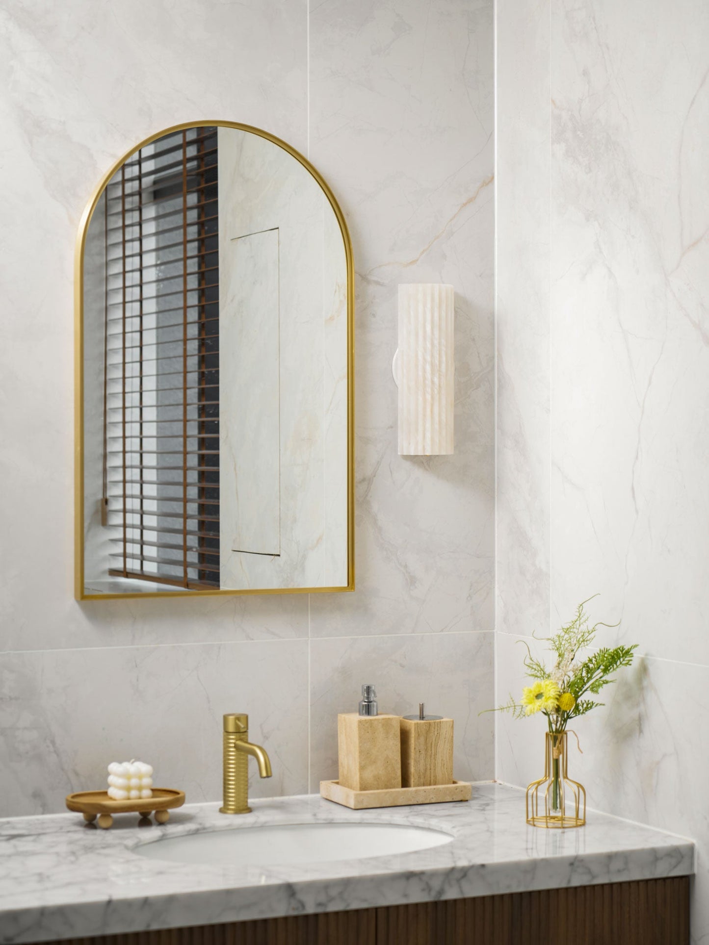 Alvia Alabaster Wall Light