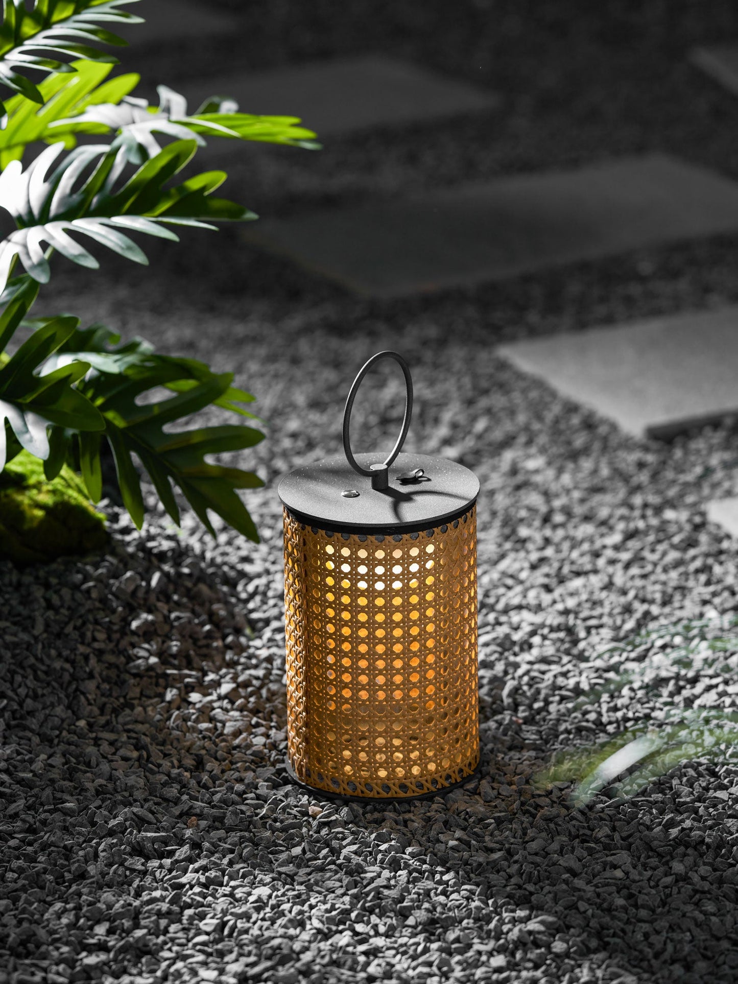 Arlette Solar Outdoor Lantern Lamp