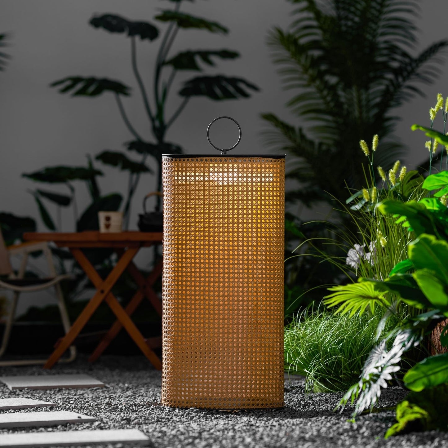 Arlette Solar Outdoor Lantern Lamp