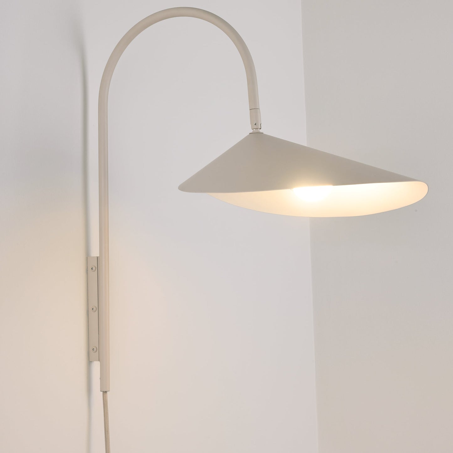 Alocasia Swivel Plug-in Wall Lamp