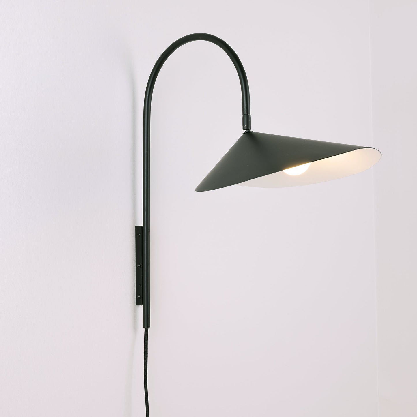 Alocasia Swivel Plug-in Wall Lamp