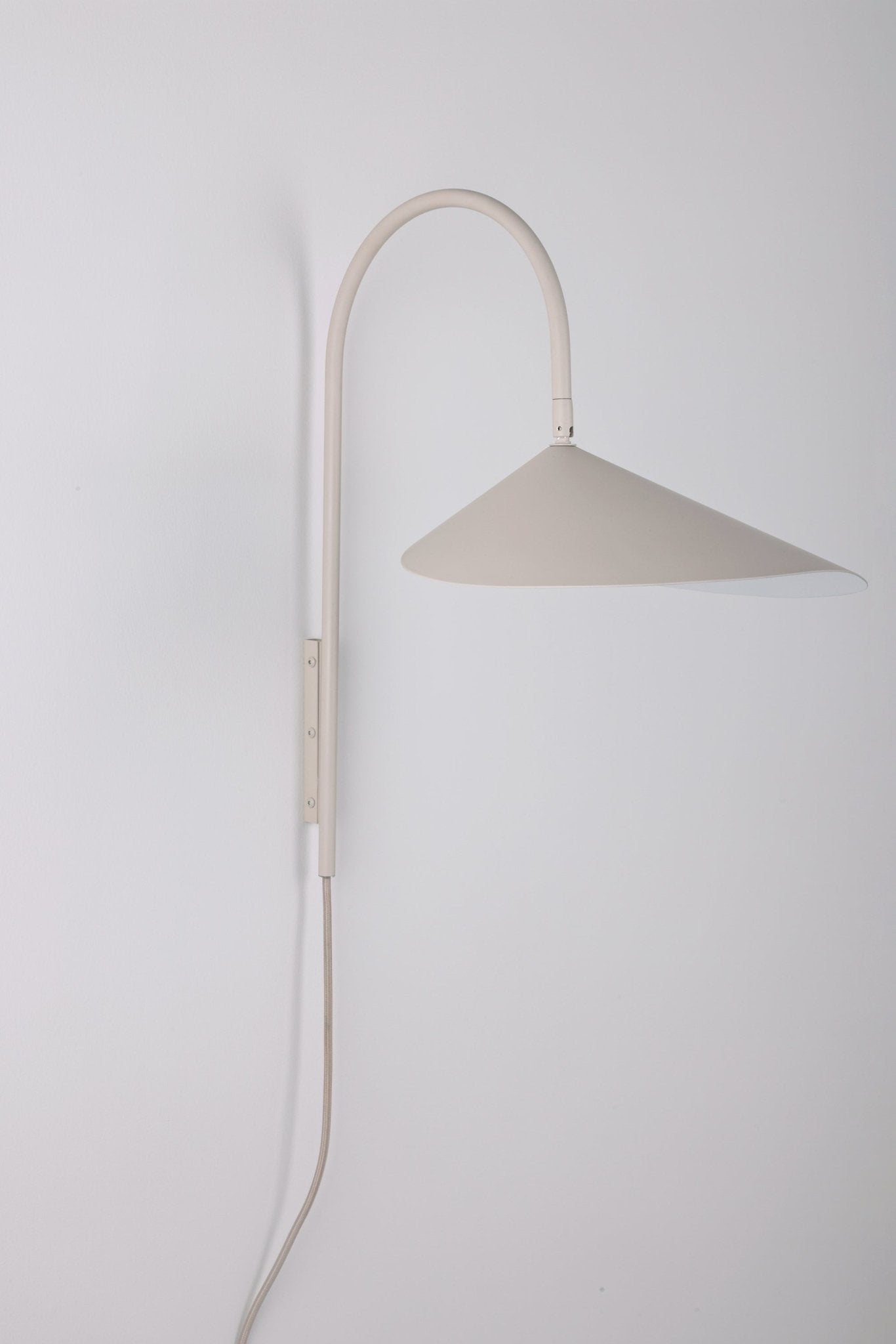 Alocasia Swivel Plug-in Wall Lamp