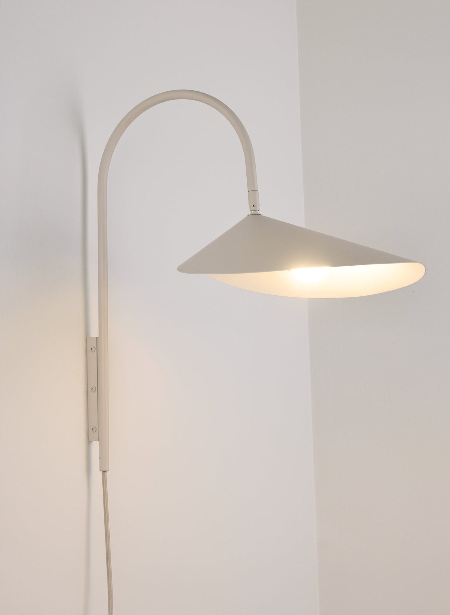 Alocasia Swivel Plug-in Wall Lamp