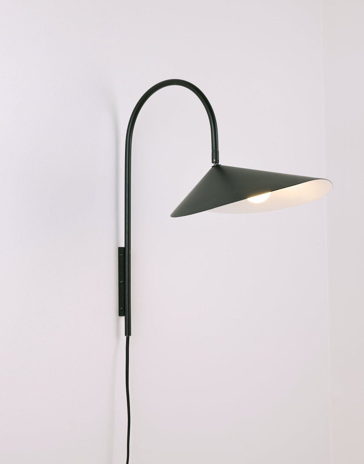 Alocasia Swivel Plug-in Wall Lamp