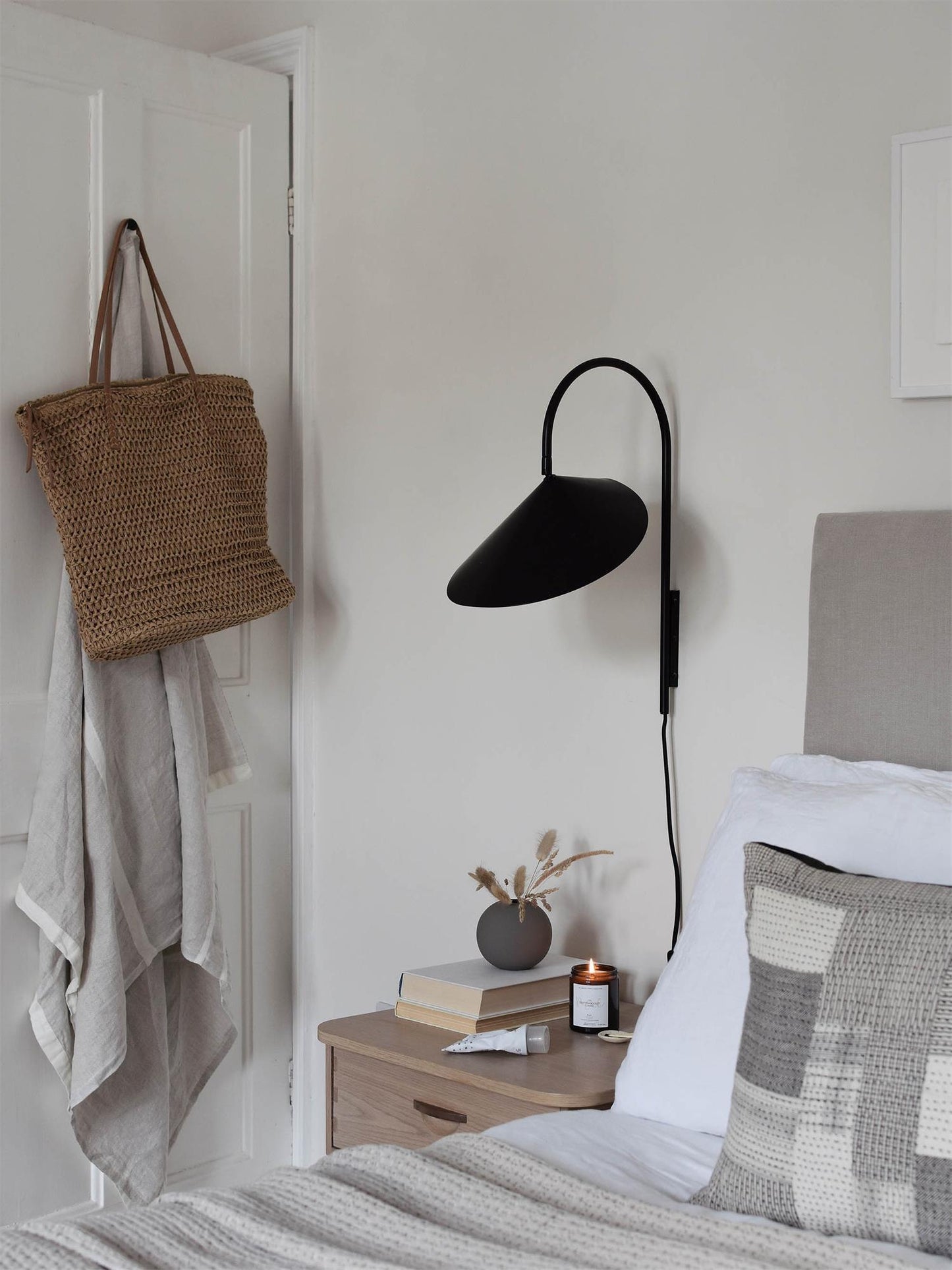 Alocasia Swivel Plug-in Wall Lamp