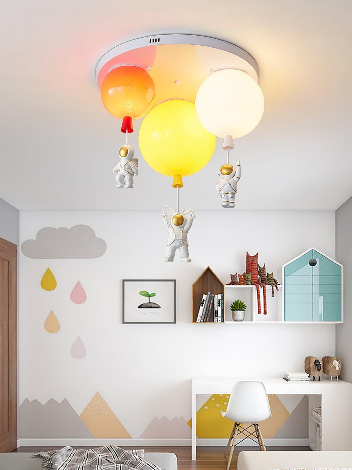 Astronaut Glossy Balloon Ceiling Lamp