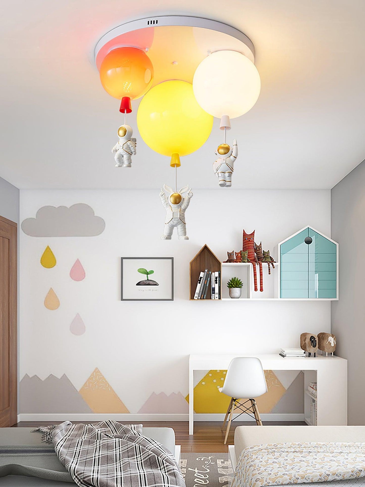 Astronaut Glossy Balloon Ceiling Lamp