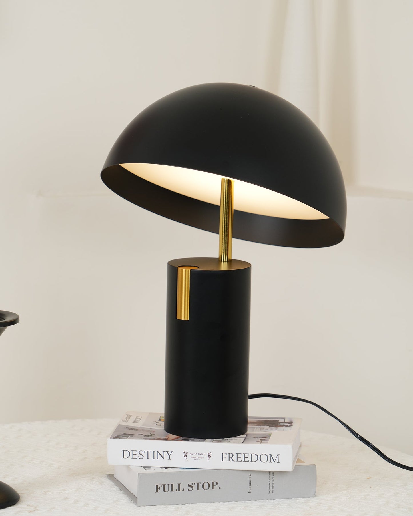 Avo Table Lamp