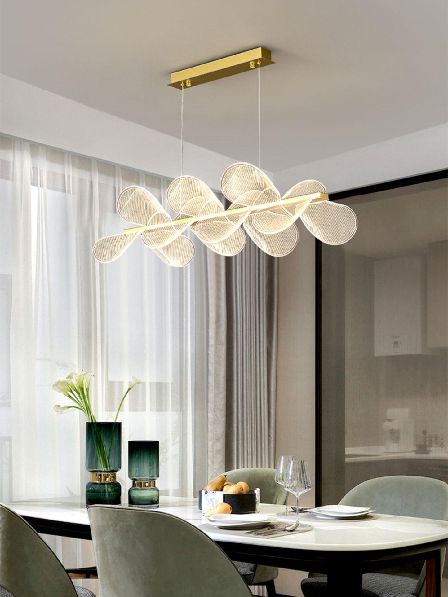 Bain Flying Flowers Chandelier