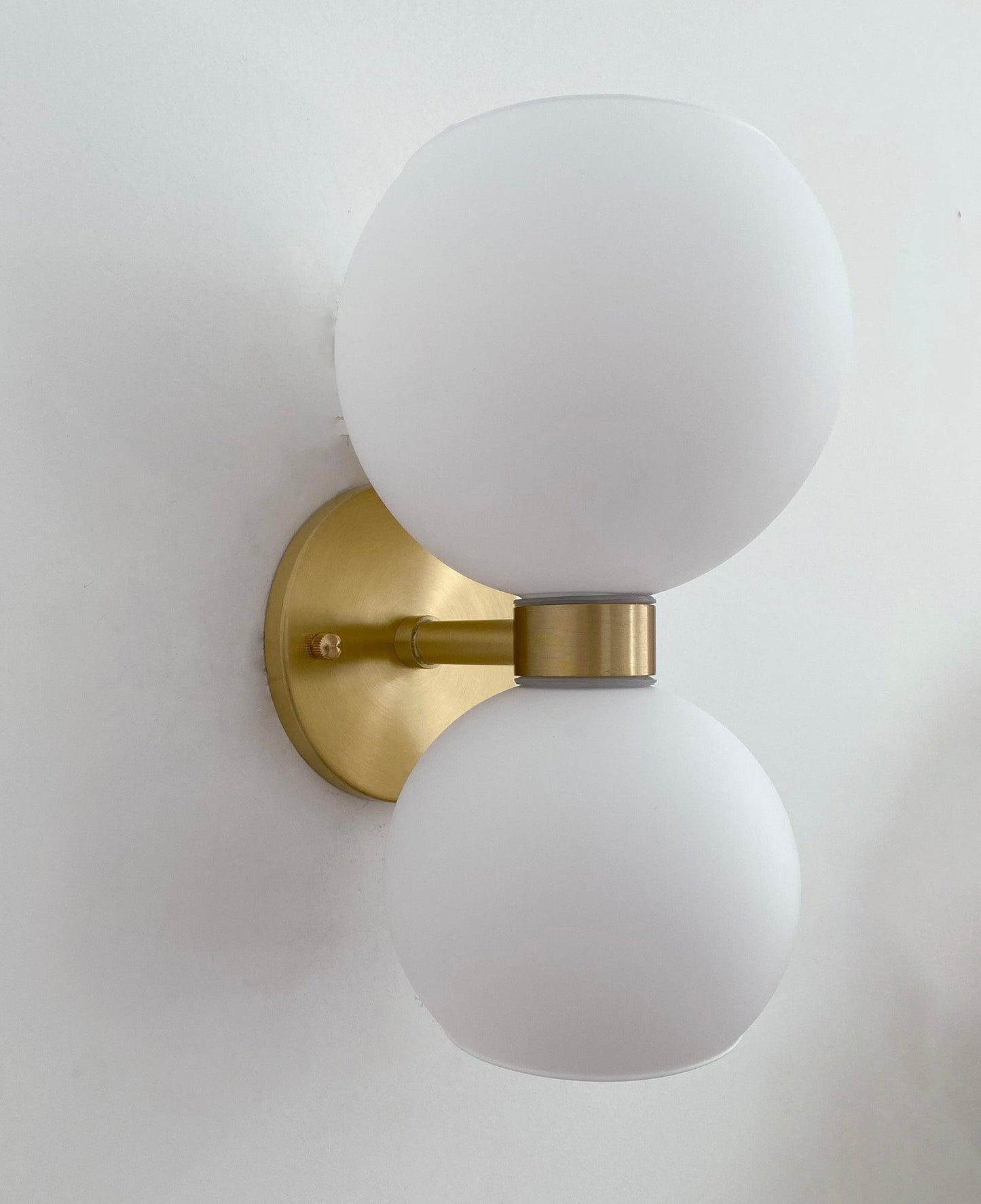 Round Pearl Bracket light Sconce