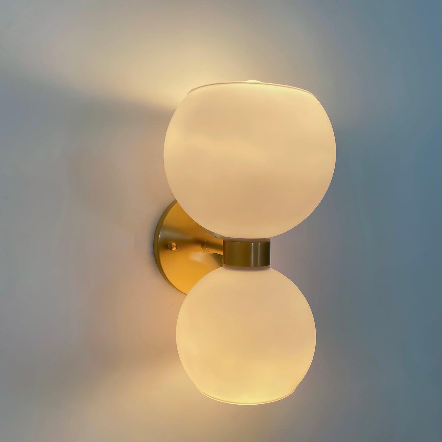 Round Pearl Bracket light Sconce