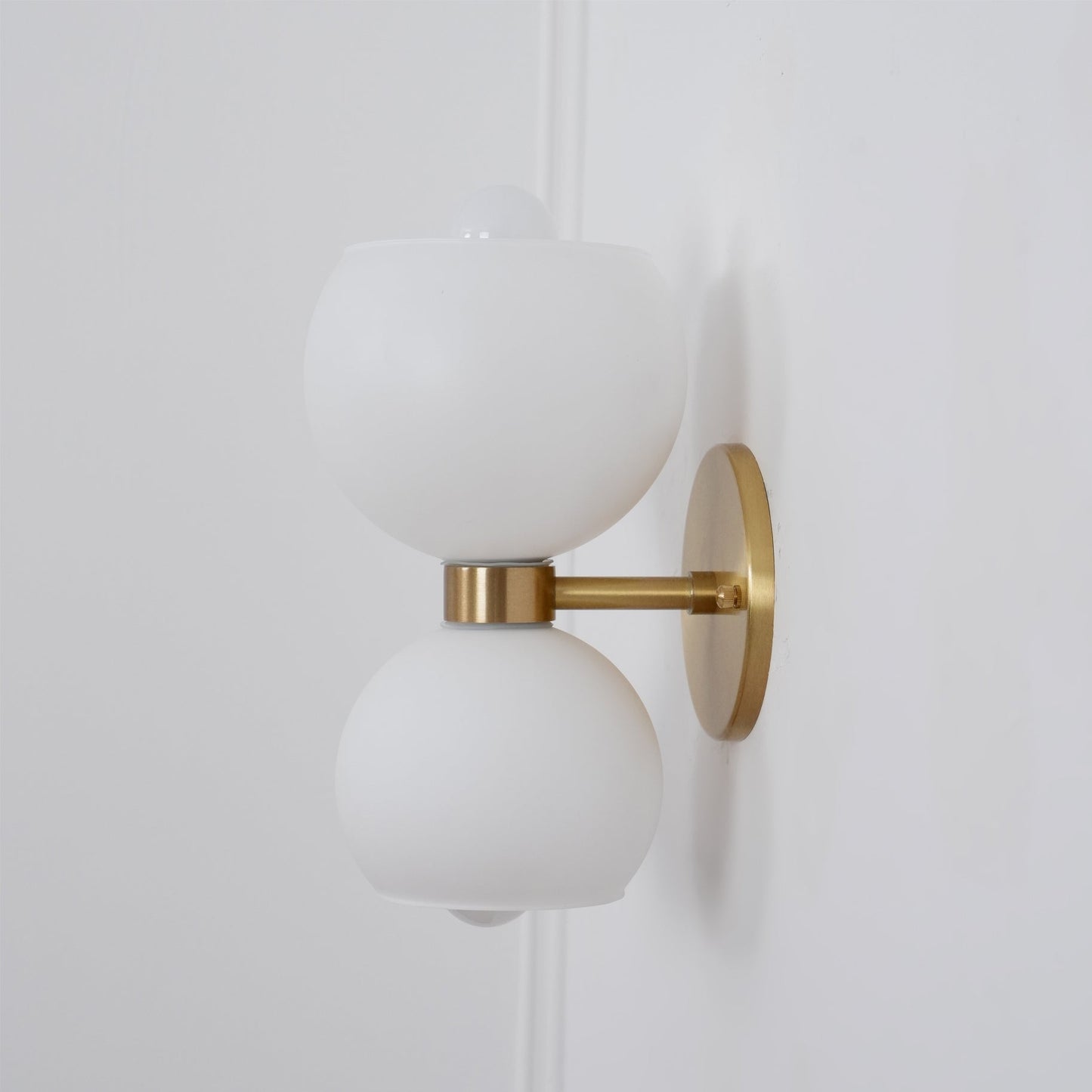 Round Pearl Bracket light Sconce