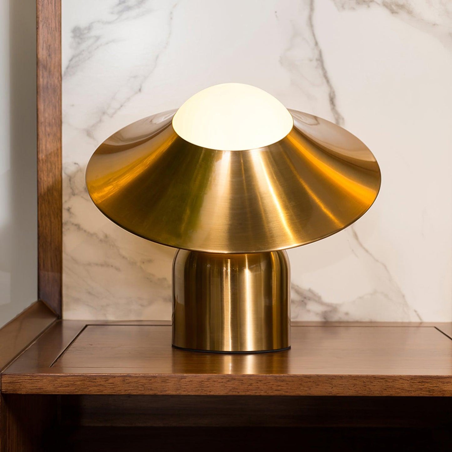 Bonbon Disc Table Lamp