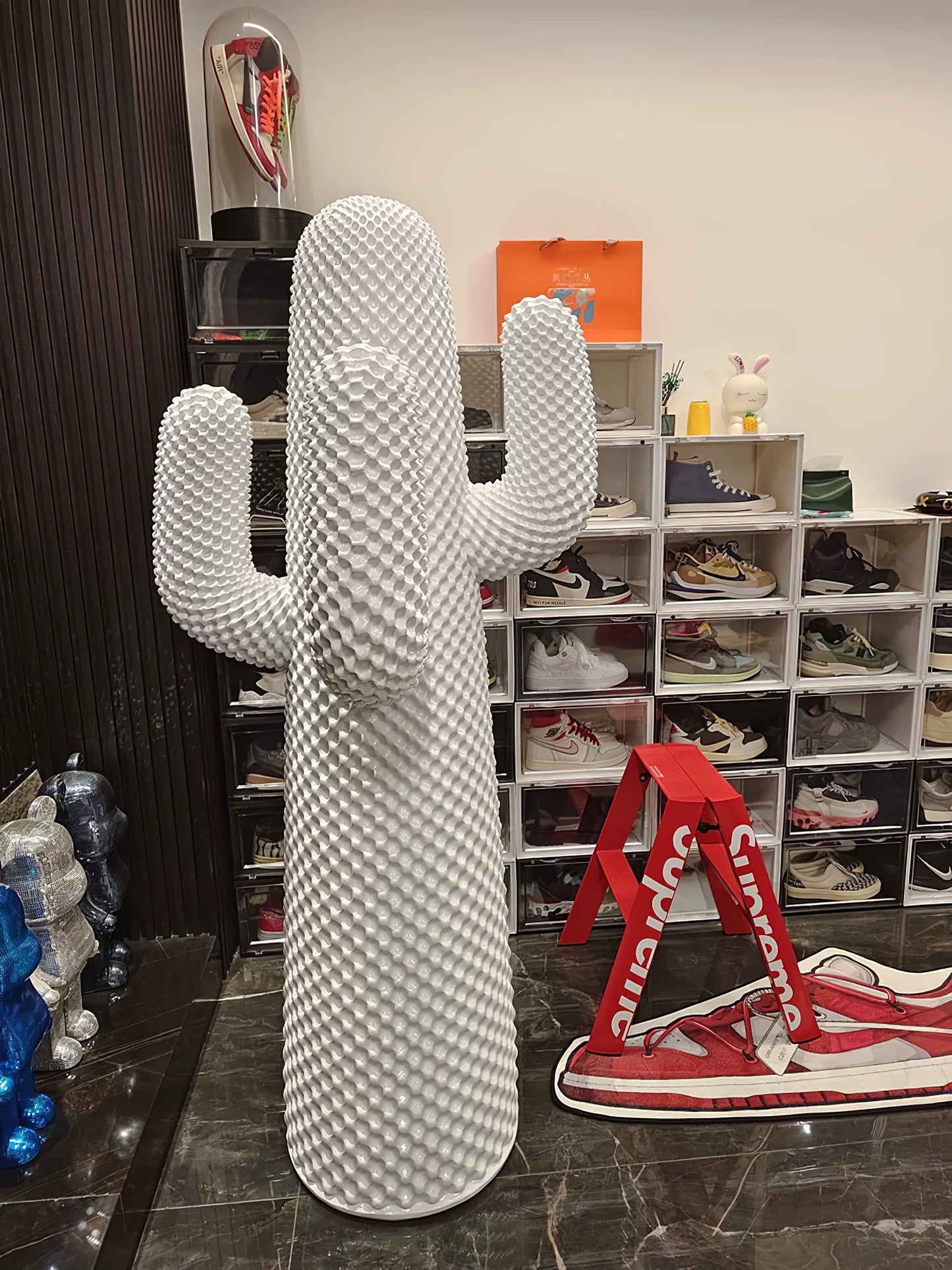 Mello Sculptural Portable lamp Cactus Coat Rack