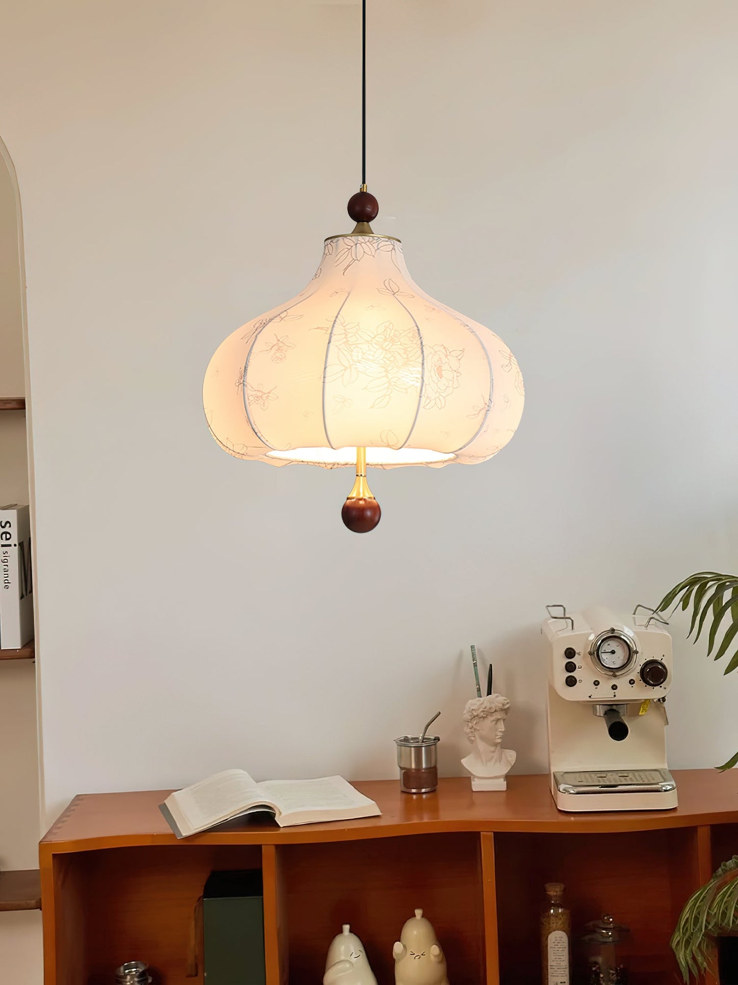 Chestnut Bloom Pendant Lamp