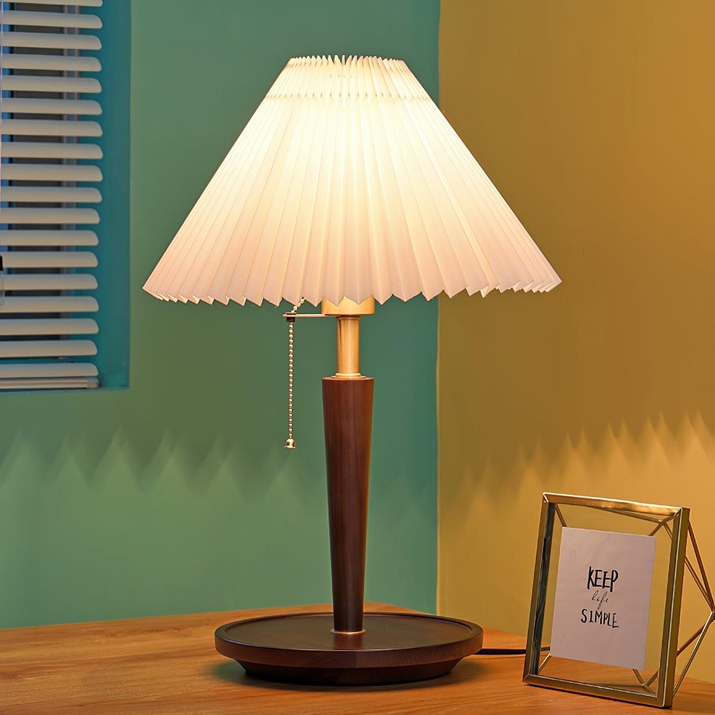 Cone Pleated Fabric Table Lamp