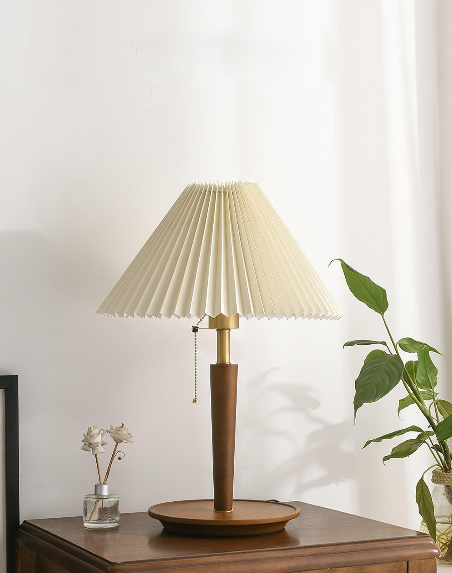 Cone Pleated Fabric Table Lamp