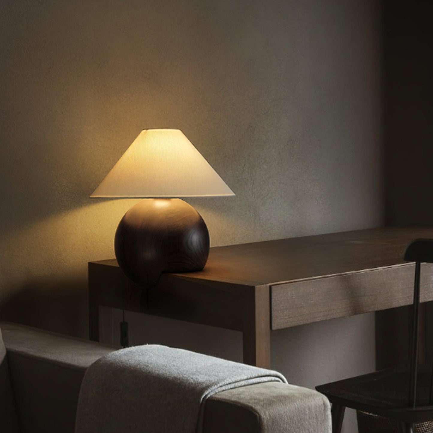 Corner Log Table Lamp