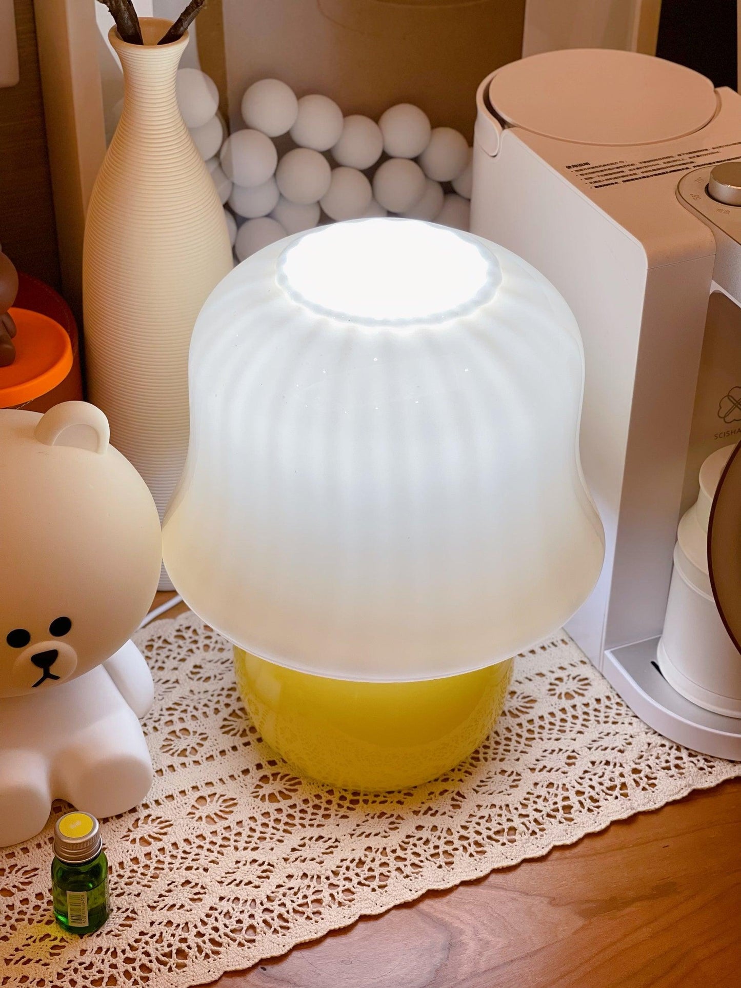 Creamy Mushroom Table Lamp