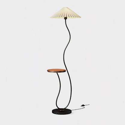 Curvatura Floor Lamp