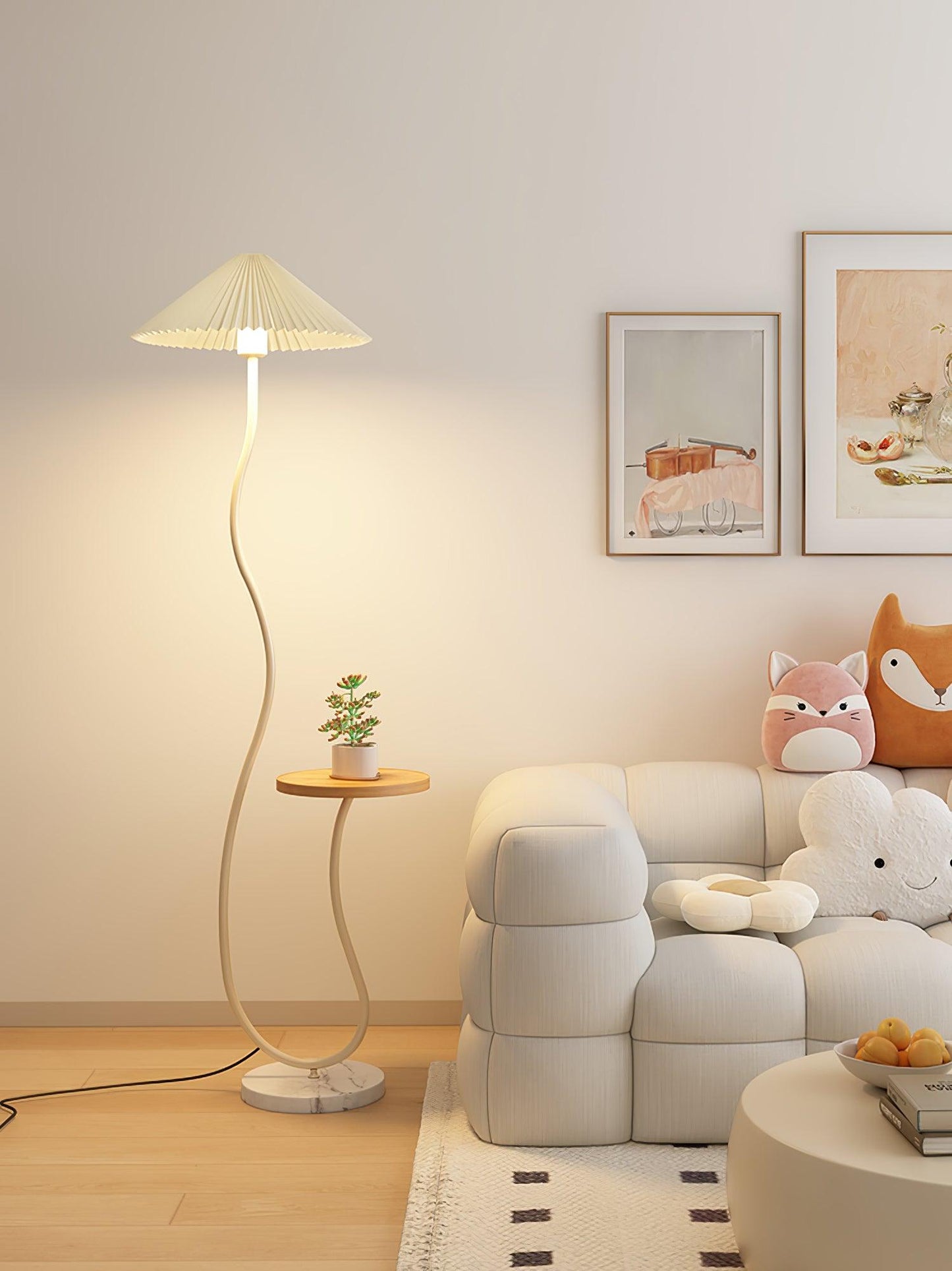 Curvatura Floor Lamp