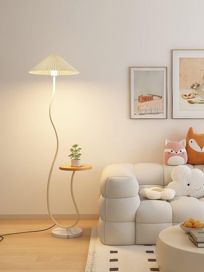 Curvatura Floor Lamp