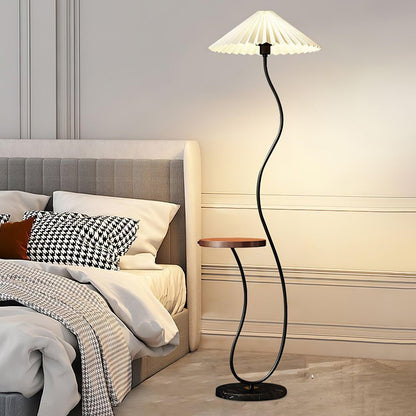 Curvatura Floor Lamp