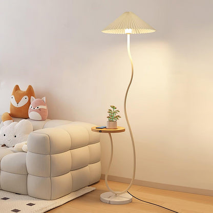 Curvatura Floor Lamp