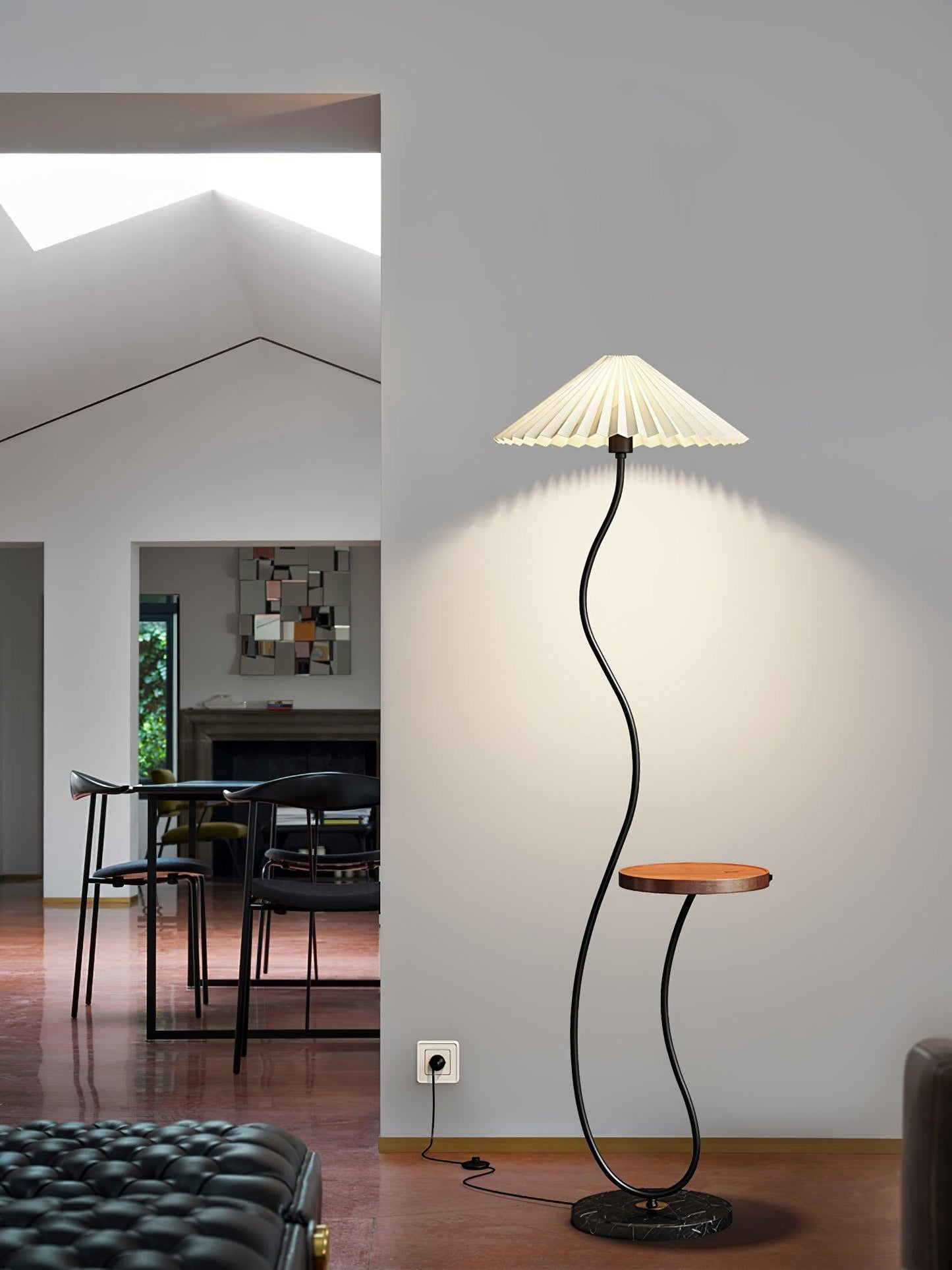 Curvatura Floor Lamp