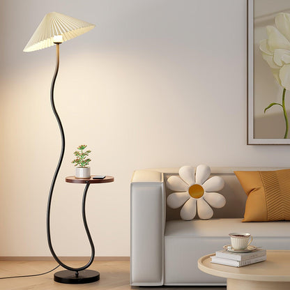 Curvatura Floor Lamp