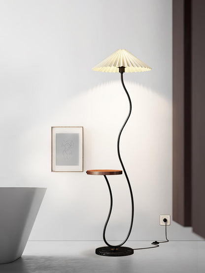 Curvatura Floor Lamp