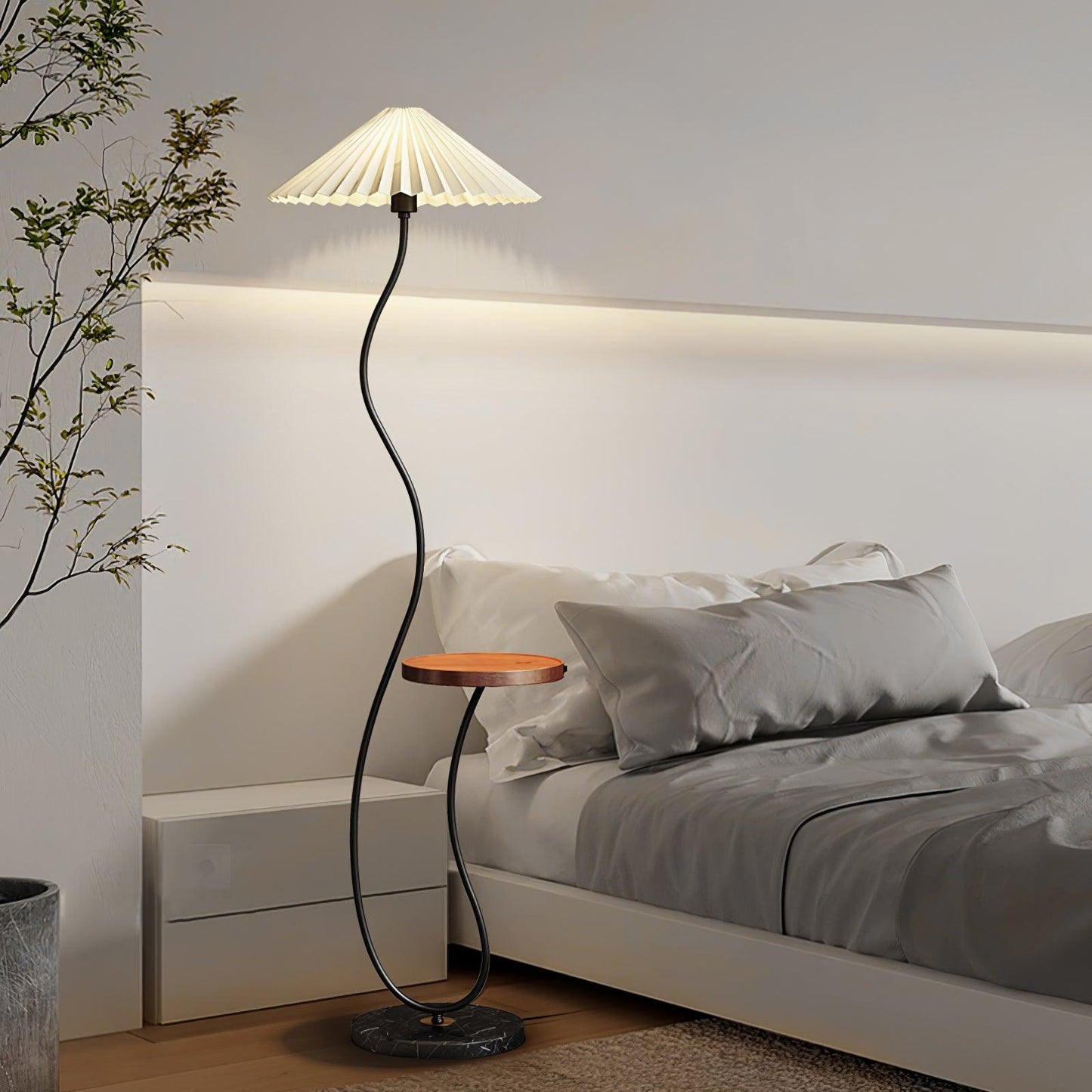 Curvatura Floor Lamp